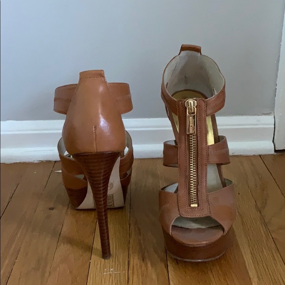 MK heels - Picture 1 of 2